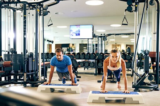 The Lakeside-GYM at the Atoll Achensee in Maurach features top modern fitness equipment. 